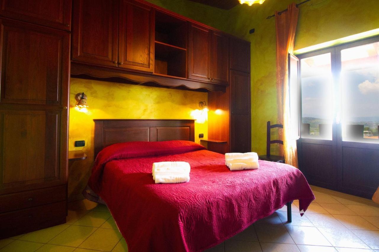 Relais Il Feudo Bed & Breakfast Beltiglio Екстериор снимка